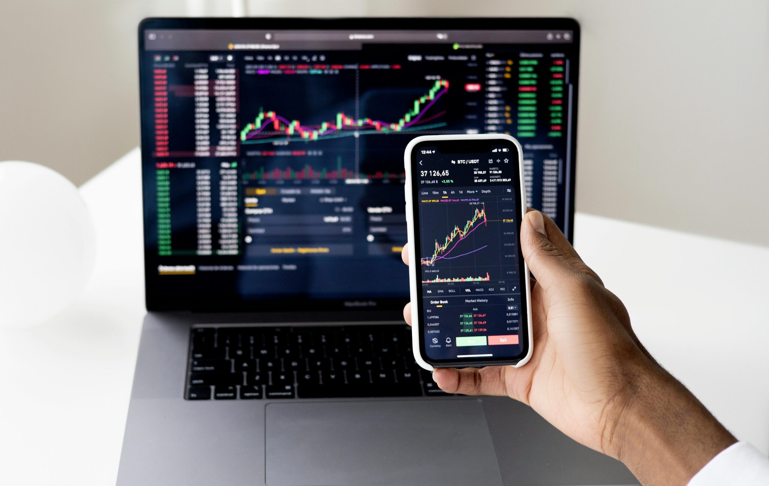 Jak wdrożyć strategię marketingową w czasie rzeczywistym?